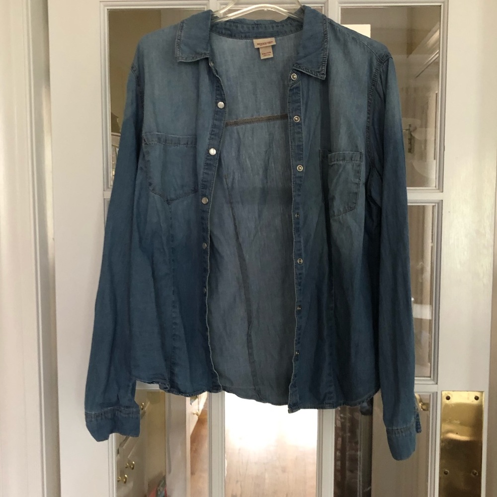 Old Navy jean shirt with snaps